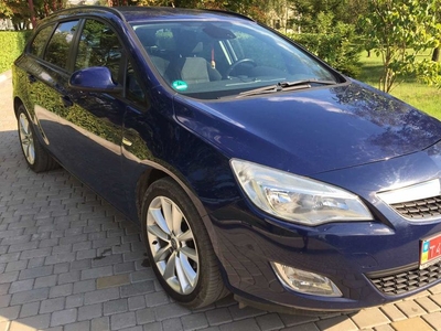 Продам Opel Astra J Sport turier в Луцке 2012 года выпуска за 7 800$