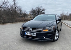 Продам Volkswagen Passat B8 в Киеве 2016 года выпуска за 13 500$