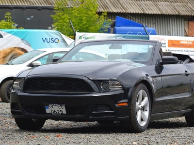 Продам Ford Mustang Cabrio в Хмельницком 2012 года выпуска за 12 000$