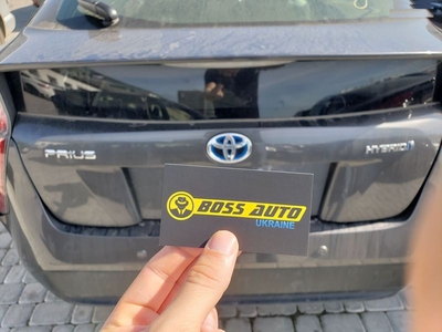 Продам Toyota Prius 1.8 CVT (122 л.с.), 2017