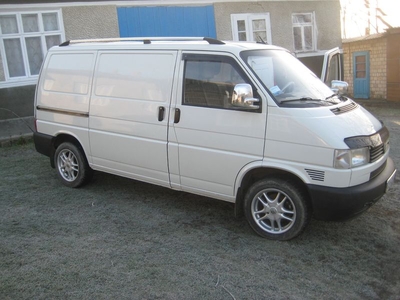 Продам Volkswagen Transporter, 2010