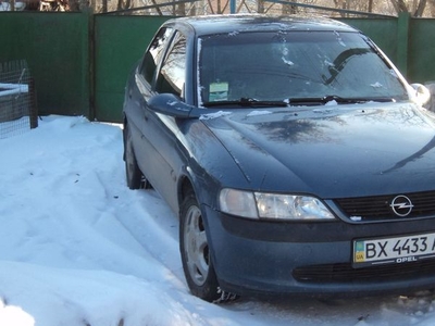 Продам Opel Vectra 1.8 MT (116 л.с.), 1998