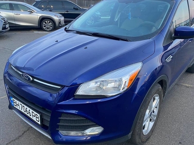Продам Ford Escape в Одессе 2013 года выпуска за 10 999$