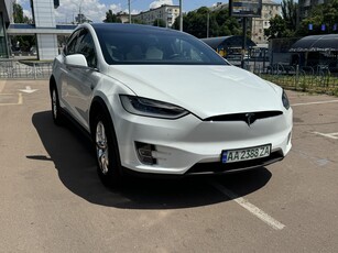 Tesla Model X 2018 року