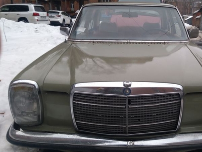 Продам Mercedes-Benz E-Класс E 220 D 4MT (60 л.с.), 1975