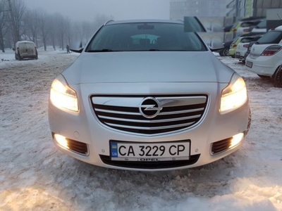 Продам Opel Insignia Sports Tourer 2.0 CDTi ecoFLEX АТ (160 л.с.), 2012