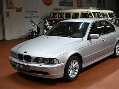 BMW Seria 5 E39 2002 2.8 Benzene