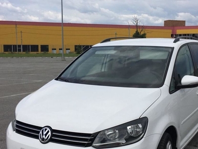 Продам Volkswagen Touran 2,0 дизель 140лс в Черновцах 2013 года выпуска за 12 495$