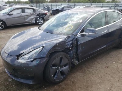 Продам Tesla Model 3 в Луцке 2018 года выпуска за 17 800$