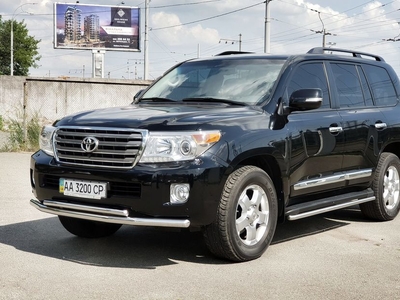 Продам Toyota Land Cruiser 200 PREMIUM в Киеве 2013 года выпуска за 46 900$