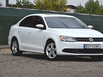 Продам Volkswagen Jetta SEL Premium в Хмельницком 2014 года выпуска за 12 700$
