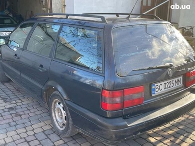 Купить Volkswagen Passat 1.6 MT (100 л.с.) 1997 в Львове