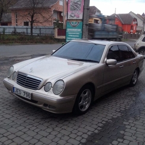 Продам Mercedes-Benz E-Класс, 2001