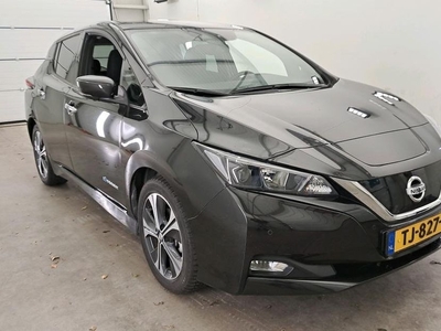 Продам Nissan Leaf 40kWh Zero Edition в Житомире 2018 года выпуска за 15 400$