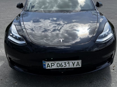Продам Tesla Model 3 Performance в Запорожье 2019 года выпуска за 30 000$