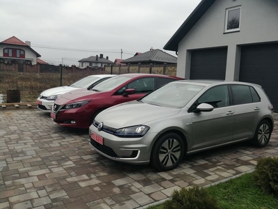 Продам Volkswagen e-Golf в Ровно 2016 года выпуска за 12 800$