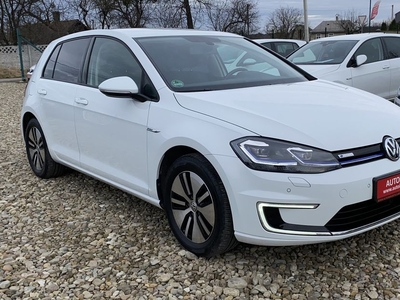 Продам Volkswagen e-Golf Тепловий,Колеса,Підігрів сидін в Львове 2018 года выпуска за 15 400$