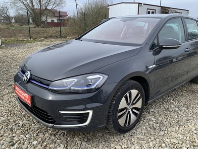 Продам Volkswagen e-Golf 35.8 kWh 100 кВт/136 к.с. в Львове 2020 года выпуска за 15 900$