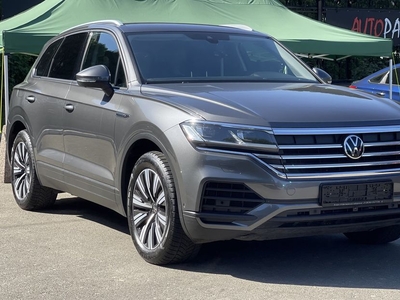 Продам Volkswagen Touareg в Киеве 2020 года выпуска за 45 000$