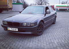 Продам BMW 740 в г. Першотравенск, Днепропетровская область 1994 года выпуска за 4 300$