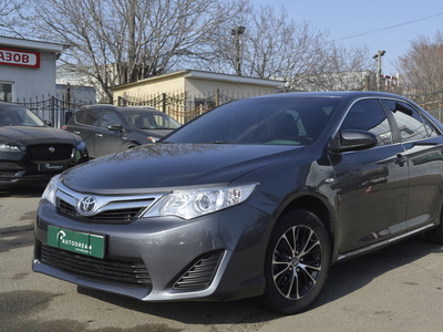 Продам Toyota Camry LE в Одессе 2014 года выпуска за 12 500$