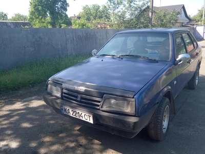 Продам ВАЗ 21099 в г. Бровары, Киевская область 1993 года выпуска за 710$