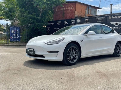 Продам Tesla Model 3 в Одессе 2020 года выпуска за 41 000$