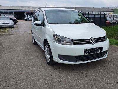 Продам Volkswagen Touran в Киеве 2014 года выпуска за 19 592€