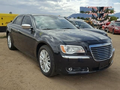 Продам Chrysler 300 5.7i Hemi AT 4x4 (364 л.с.), 2014