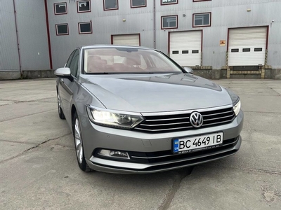 Продам Volkswagen Passat B8 LED NAVI KLIMA в Львове 2015 года выпуска за 17 000$