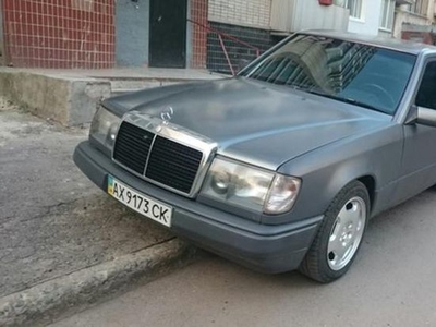 Продам Mercedes-Benz E-Класс, 1986