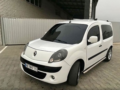 Продам Renault Kangoo пасс. в г. Олевск, Житомирская область 2011 года выпуска за 110 000грн