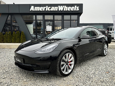 Продам Tesla Model 3 PERFOMANCE в Черновцах 2018 года выпуска за 25 900$