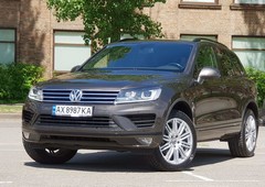 Продам Volkswagen Touareg OFFICIAL в Киеве 2016 года выпуска за 35 990$