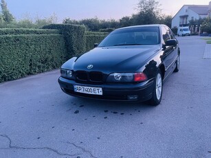 Продам BMW e39 520i