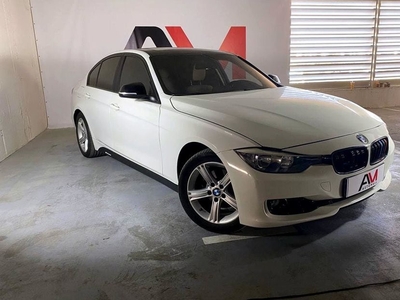 Продам BMW 320 XDrive в Одессе 2014 года выпуска за 13 500$