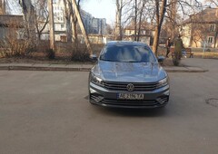 Продам Volkswagen Passat B7 R Line в г. Кривой Рог, Днепропетровская область 2016 года выпуска за 14 500$