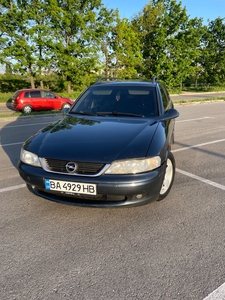 Opel Vectra B 2000р 2.2