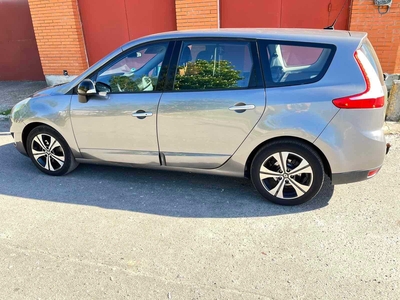 Renault Grand Scenic 2011