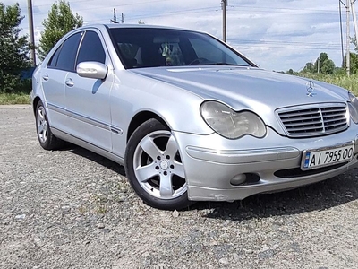 Продам Mercedes-Benz 220 в Киеве 2000 года выпуска за 4 500$