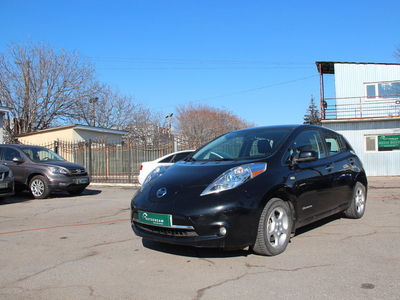 Продам Nissan Leaf в Одессе 2014 года выпуска за 9 000$