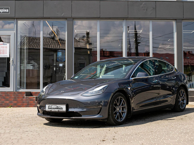 Продам Tesla Model 3 Long Range Dual Motor в Черновцах 2019 года выпуска за 36 800$