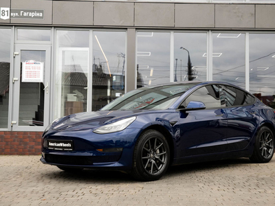 Продам Tesla Model 3 Long Range RearWheelDrive в Черновцах 2018 года выпуска за 32 500$