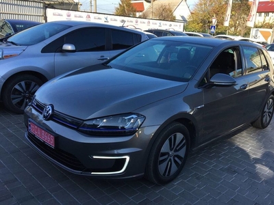 Продам Volkswagen e-Golf в Черновцах 2015 года выпуска за 15 000$