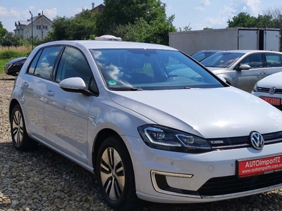 Продам Volkswagen e-Golf 35.8 kWh 100 кВт/136 к.с. в Львове 2019 года выпуска за 18 200$