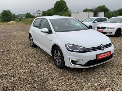 Продам Volkswagen e-Golf 35.8 kWh (136 к.с.) в Львове 2019 года выпуска за 17 800$
