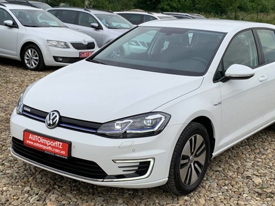 Продам Volkswagen e-Golf 35.8 kWh (136 к.с.) в Львове 2020 года выпуска за 18 700$