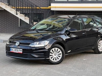 Продам Volkswagen Golf VII ЗАРЕЗЕРВОВАНО в Львове 2018 года выпуска за дог.