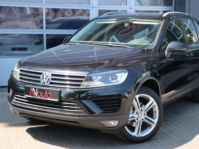 Продам Volkswagen Touareg в Одессе 2016 года выпуска за 25 900$