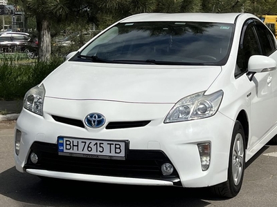 Продам Toyota Prius Hybride в Одессе 2014 года выпуска за 14 500$